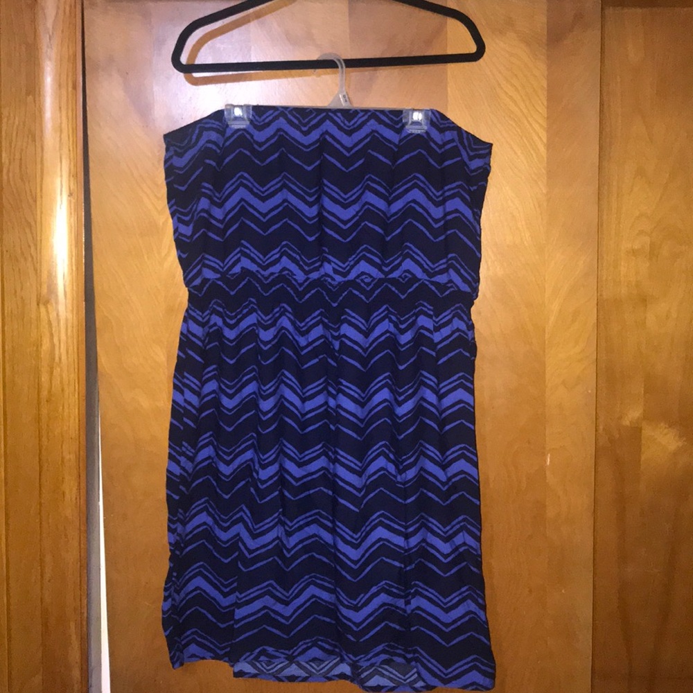 Women’s Strapless Dress